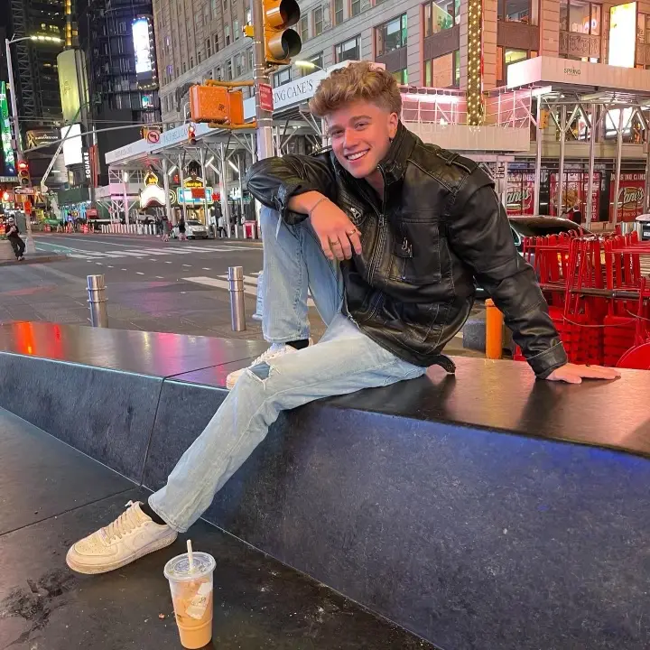 Shane Appell - Using Music To Uplift & Inspire His Fans Shane Appell hanging out